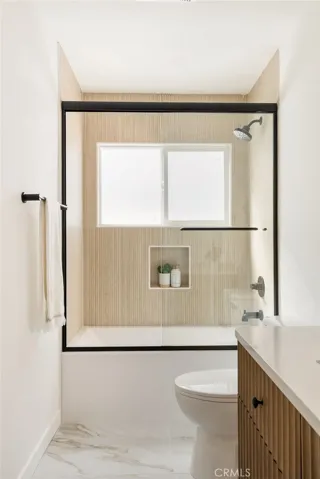 Hall bathroom 2