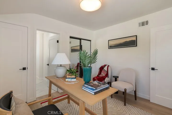 Office or bedroom ensuite