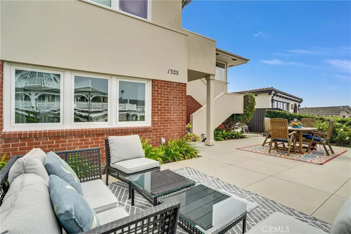 1325 Cliff Drive, Laguna Beach, California 92651