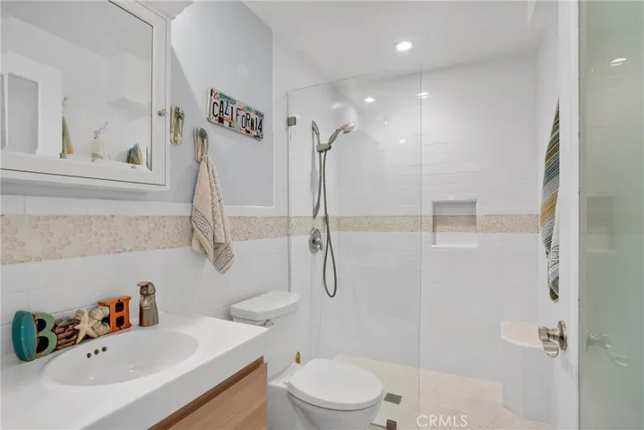 1325 Cliff Drive, Laguna Beach, California 92651