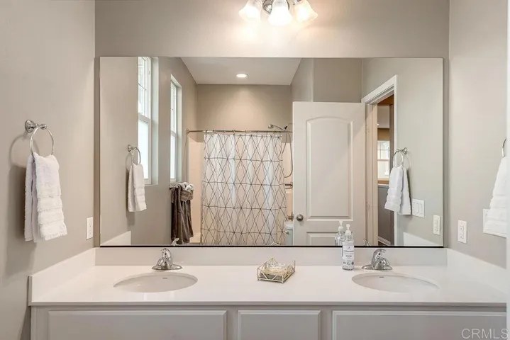 Guest Bath Up - Double Sinks