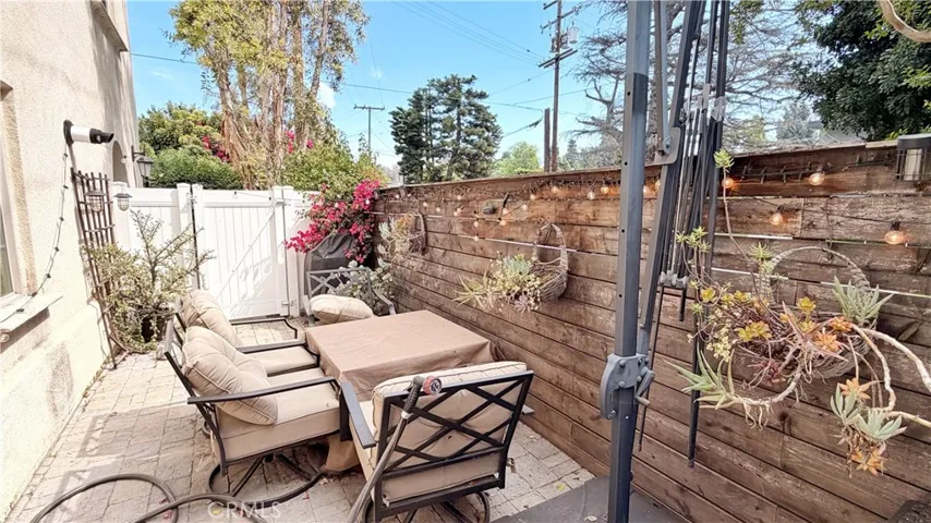 Private outdoor retreat with seating area, end unit townhome 11908 Nixon Lane Whittier CA 90601

