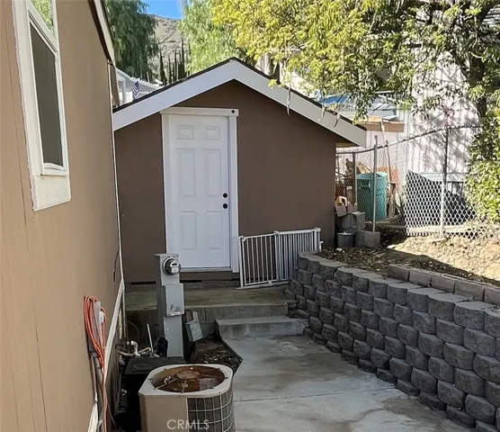 Outdoor Shed - Craft Room - Office