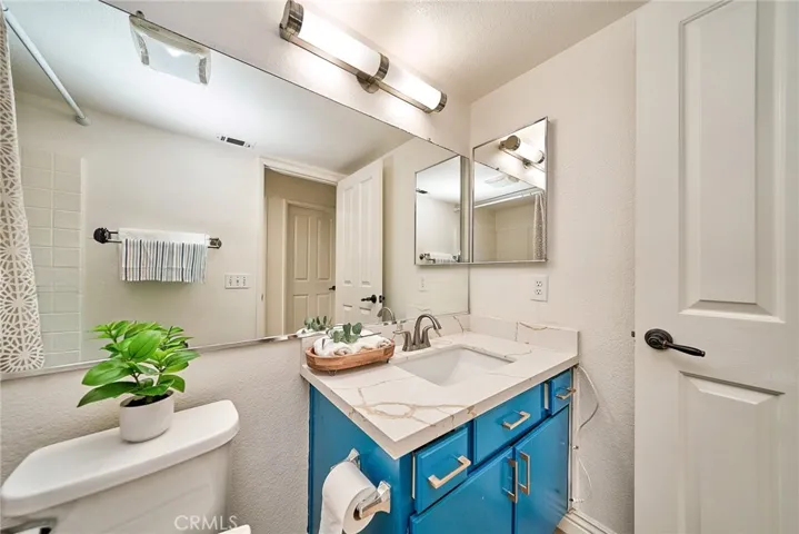 2nd Bathroom