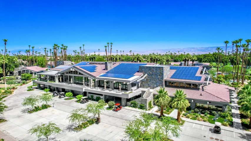 55,000 Sq' Clubhouse