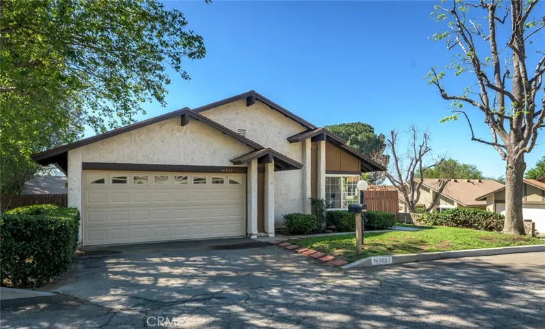  This neighborhood has soooo many beautiful trees and shubbery!