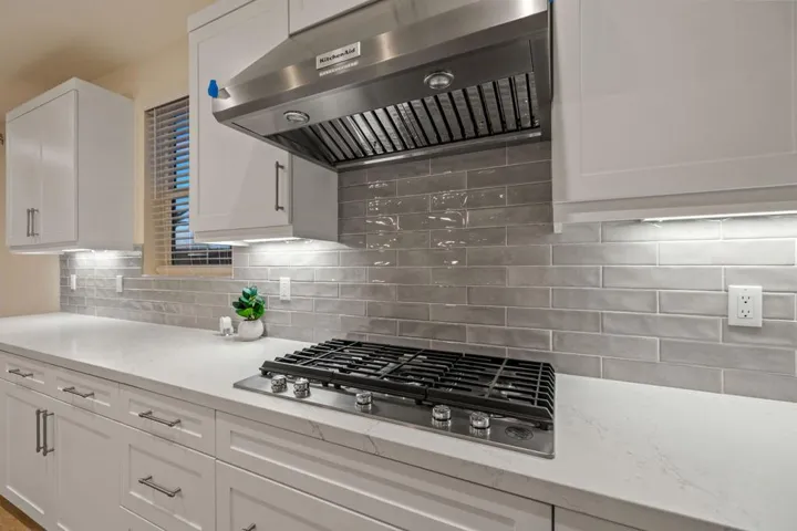 138-web-or-mls-8M4A1202