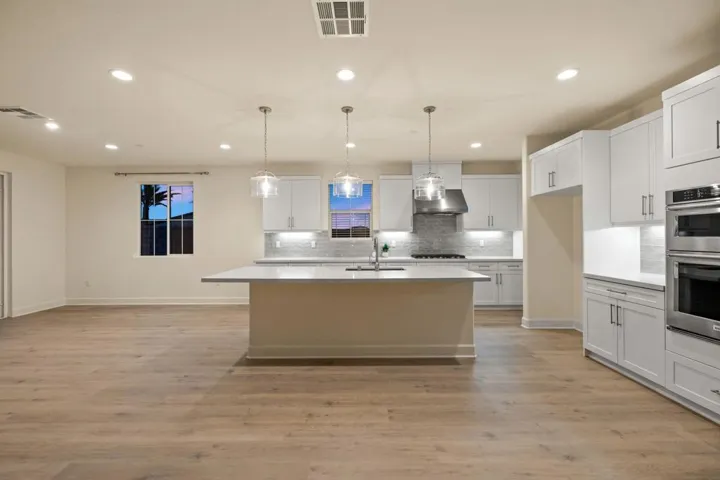 133-web-or-mls-8M4A1222