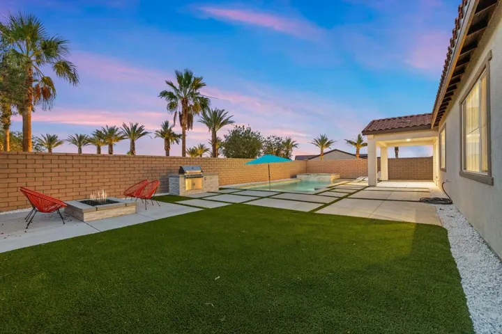 128-web-or-mls-8M4A1252