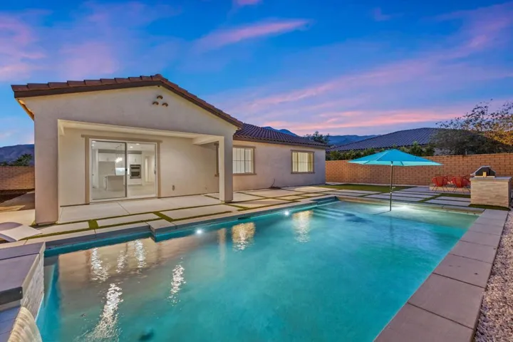 120-web-or-mls-8M4A1302