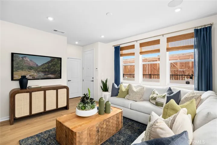 5787 Santa Barbara Avenue, Garden Grove, California 92845
