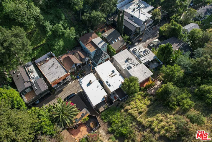 9827 Yoakum Drive, Beverly Hills, California 90210