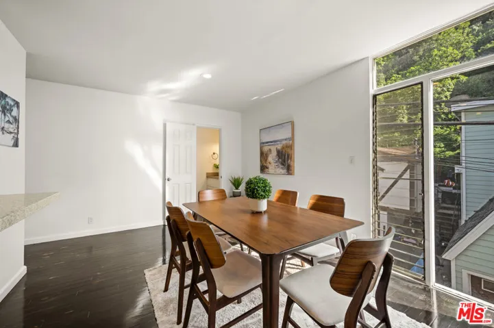 9827 Yoakum Drive, Beverly Hills, California 90210