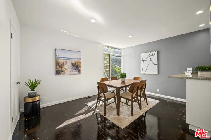 9827 Yoakum Drive, Beverly Hills, California 90210