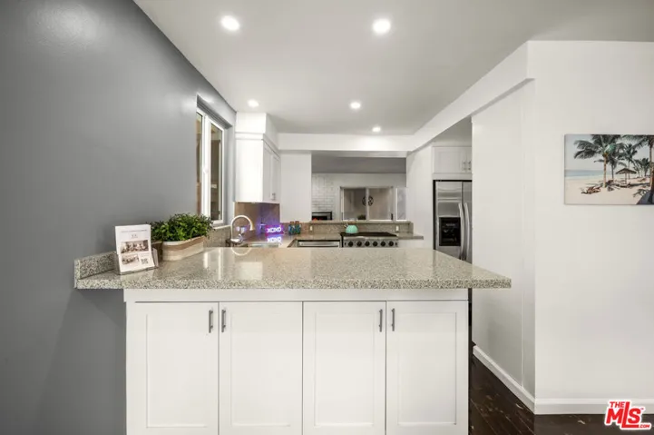 9827 Yoakum Drive, Beverly Hills, California 90210