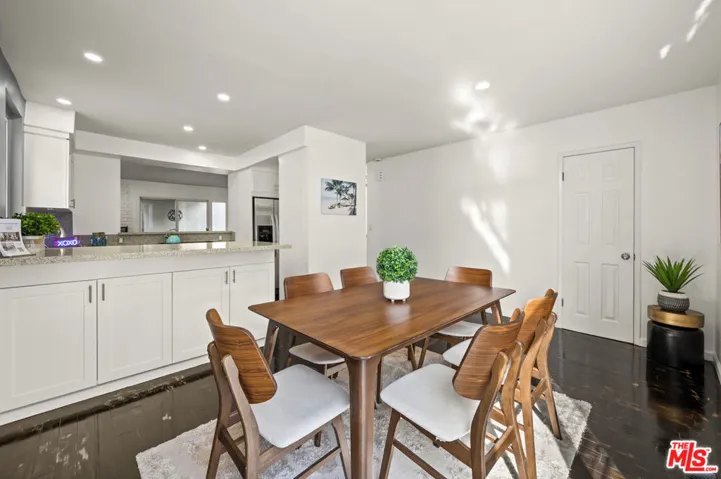9827 Yoakum Drive, Beverly Hills, California 90210