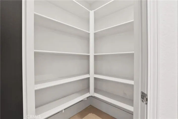 Walk in pantry