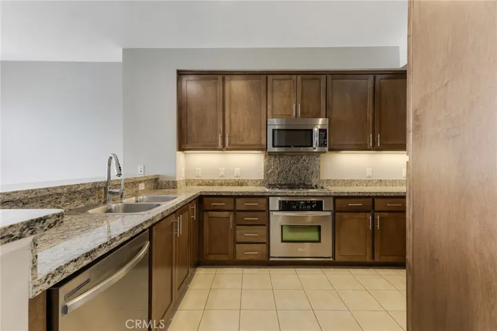 21301 Erwin Street 402, Woodland Hills, California 91367