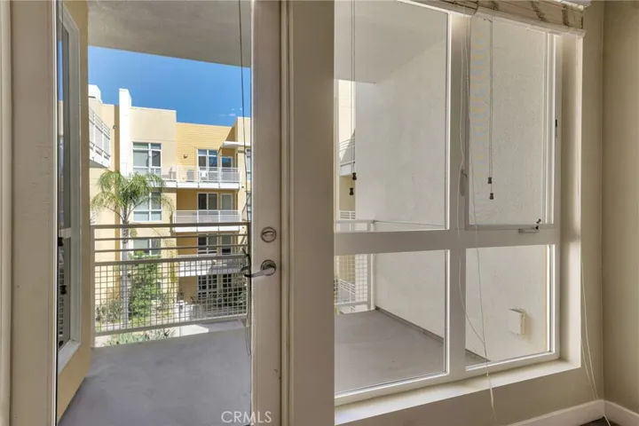 21301 Erwin Street 402, Woodland Hills, California 91367