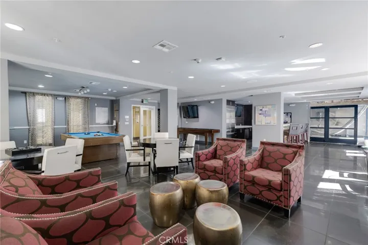21301 Erwin Street 402, Woodland Hills, California 91367