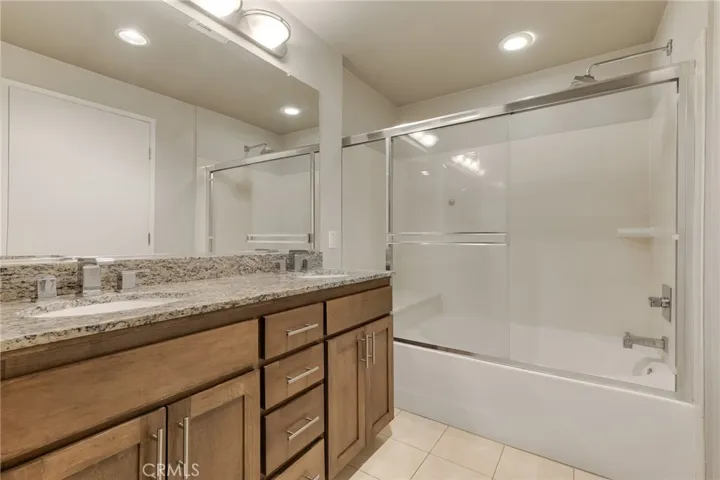 21301 Erwin Street 402, Woodland Hills, California 91367