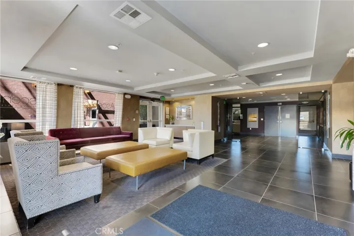 21301 Erwin Street 402, Woodland Hills, California 91367
