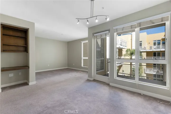 21301 Erwin Street 402, Woodland Hills, California 91367