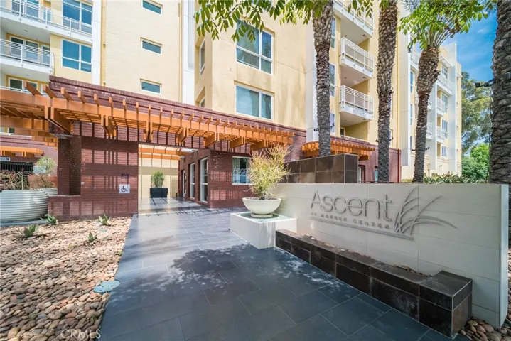 21301 Erwin Street 402, Woodland Hills, California 91367