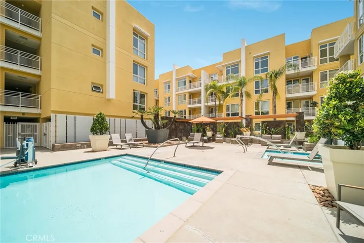 21301 Erwin Street 402, Woodland Hills, California 91367