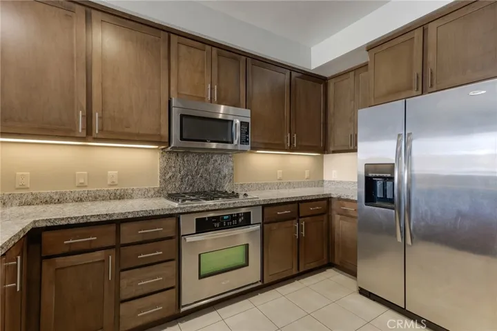 21301 Erwin Street 402, Woodland Hills, California 91367