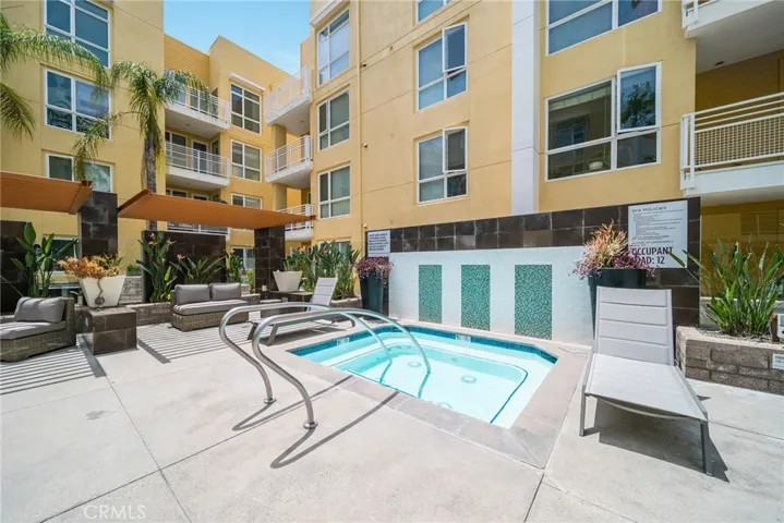 21301 Erwin Street 402, Woodland Hills, California 91367