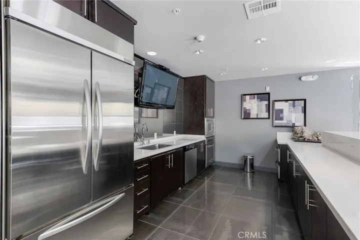 21301 Erwin Street 402, Woodland Hills, California 91367