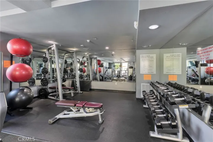 21301 Erwin Street 402, Woodland Hills, California 91367