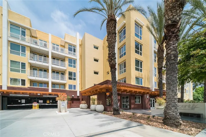 21301 Erwin Street 402, Woodland Hills, California 91367