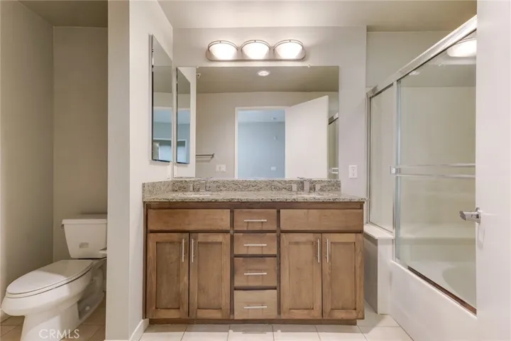 21301 Erwin Street 402, Woodland Hills, California 91367