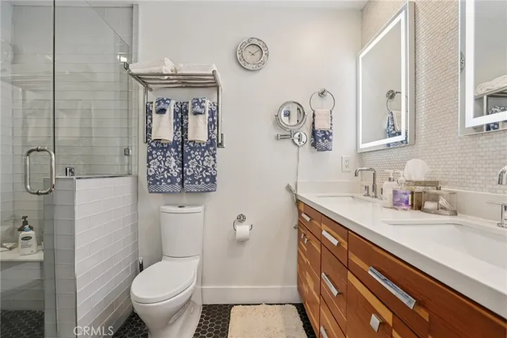 173 College Park, Seal Beach, California 90740