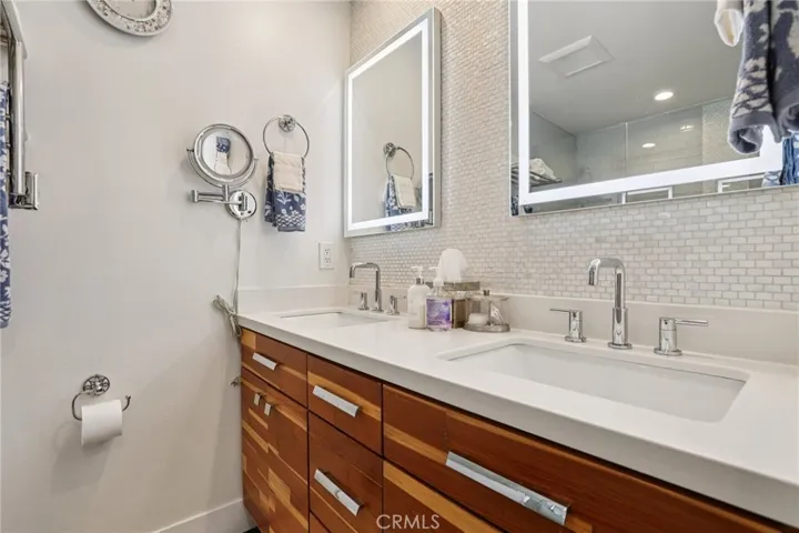 173 College Park, Seal Beach, California 90740