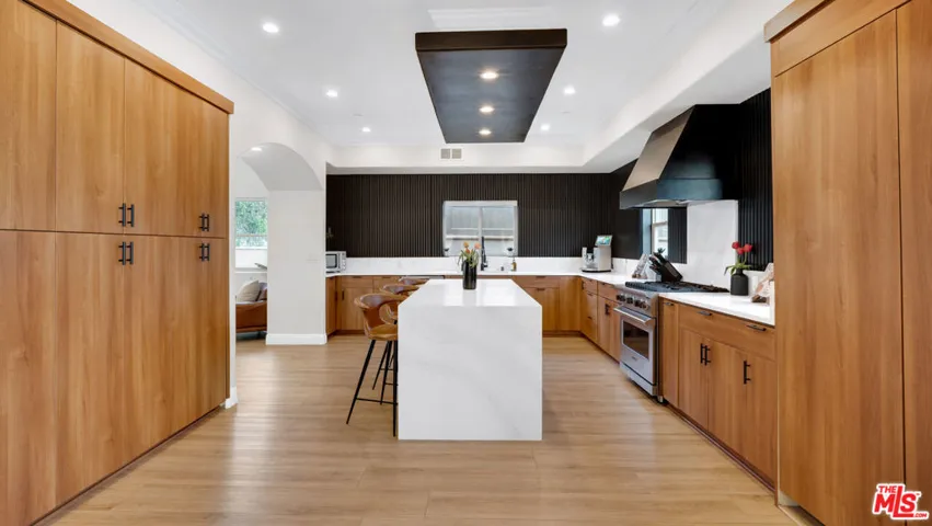 Vuala! The amazing kitchen wit