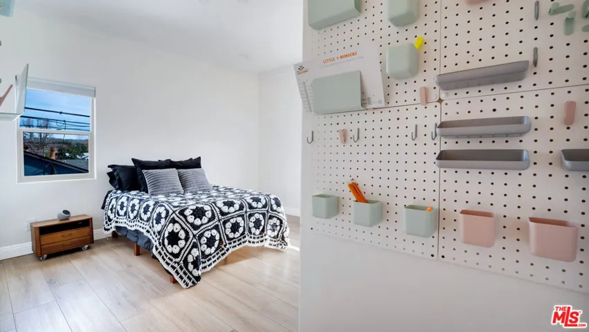 A third bedroom with the clean