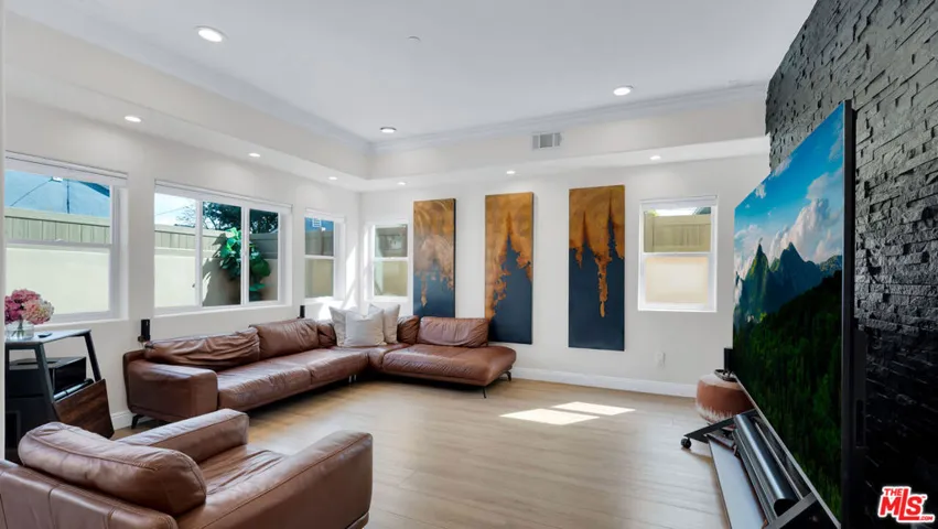A second living room???