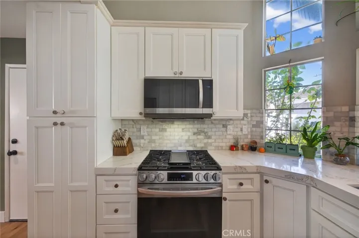 Newer appliances- Range with built-in air fryer.