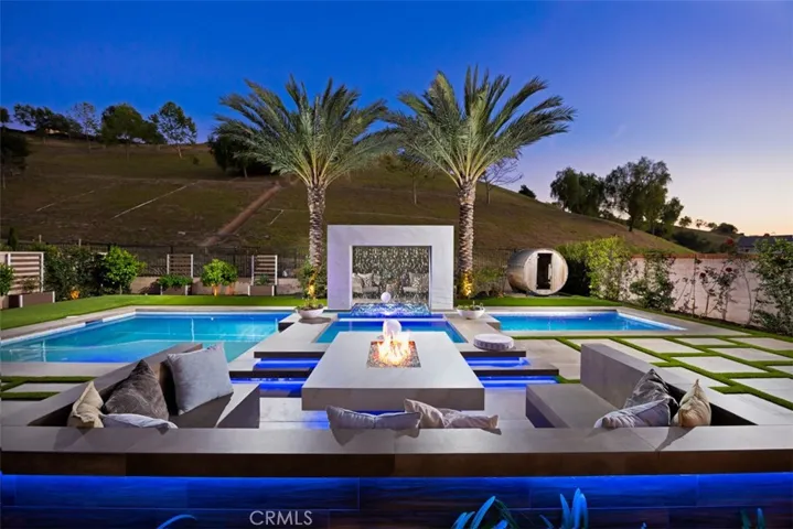 Incredible entertainers yard