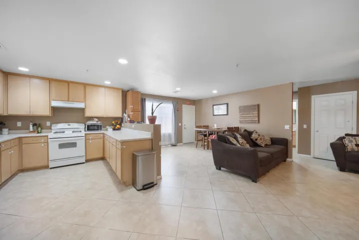 85811 avenida aleenah (21)