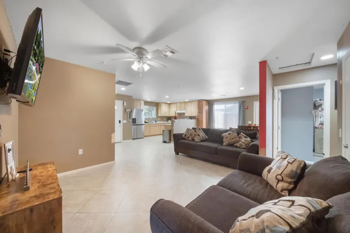 85811 avenida aleenah (28)