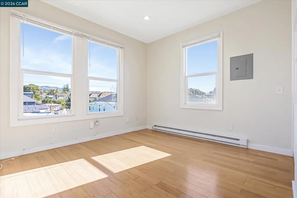 Bedroom without Virtual Staging