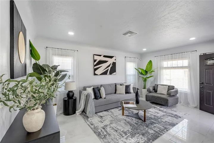 1381 W Summerland, San Pedro, California 90732