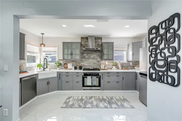 1381 W Summerland, San Pedro, California 90732