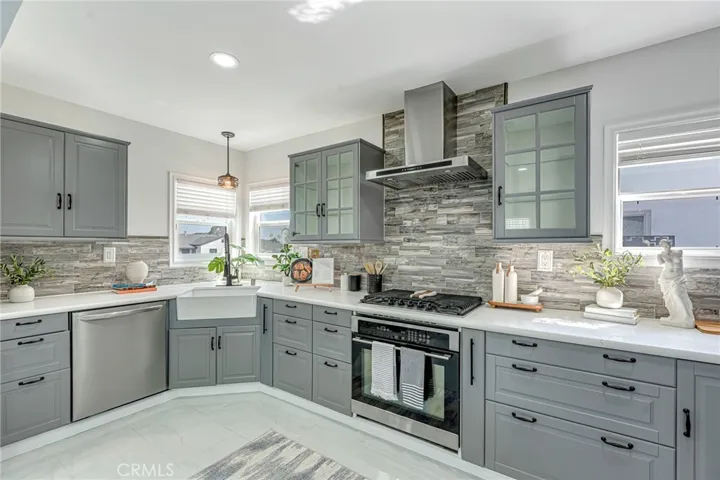 1381 W Summerland, San Pedro, California 90732