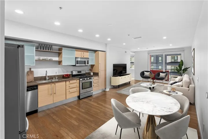 Photo has been digitally altered with virtual staging.