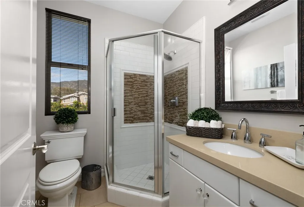 Upstairs guest bathroom